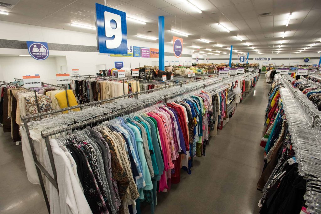  أفضل المتاجر لشراء الاحتياجات في أمريكا 