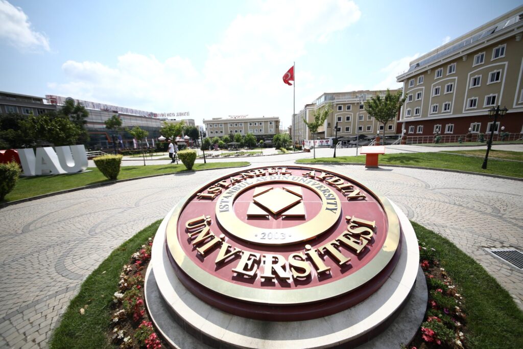 جامعة إسطنبول أيدن